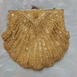 La Regal Shell Gold Beaded Purse